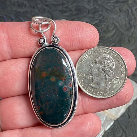 Beautiful Heliotrope Bloodstone Pendant Stone Crystal Jewelry - Picture 10 of 10